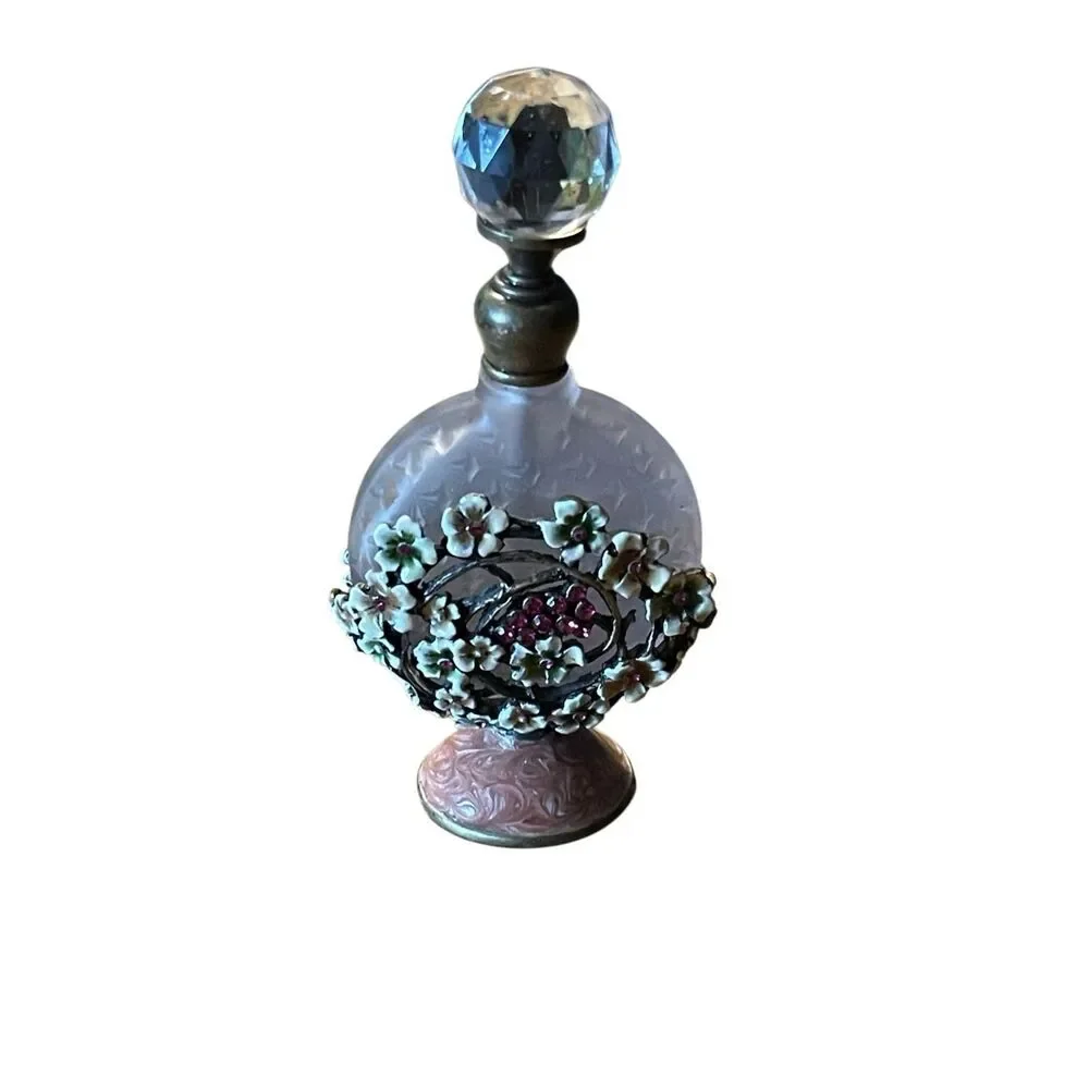 VINTAGE GLASS PERFUME BOTTLE